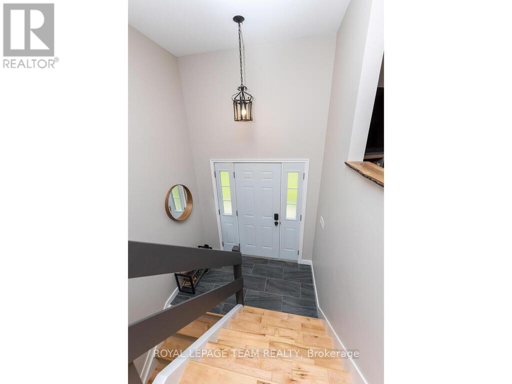 6677 Roger Stevens Drive N, Montague, Ontario  K7A 4S6 - Photo 5 - X12416191