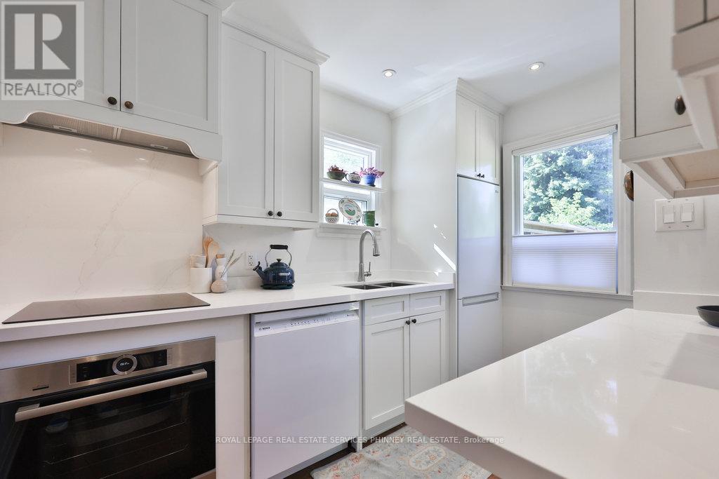 1088 Cherriebell Road, Mississauga, Ontario  L5E 2R3 - Photo 11 - W12353217