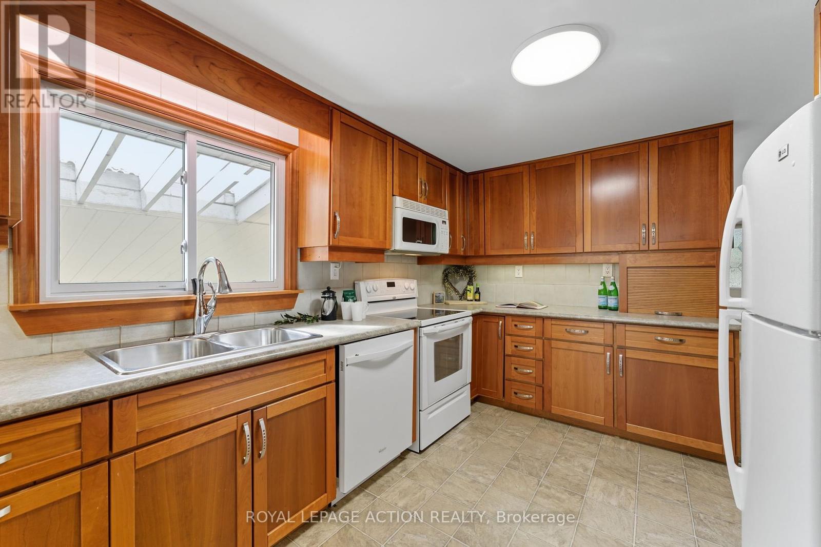 14 Jackson Heights, Norfolk, Ontario  N0A 1N5 - Photo 10 - X12416006