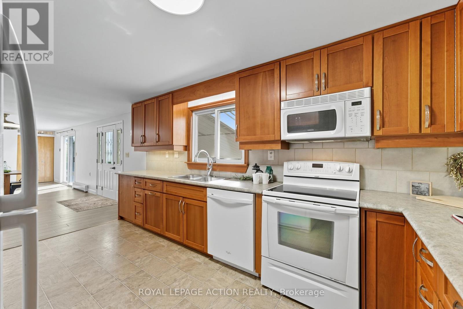 14 Jackson Heights, Norfolk, Ontario  N0A 1N5 - Photo 11 - X12416006