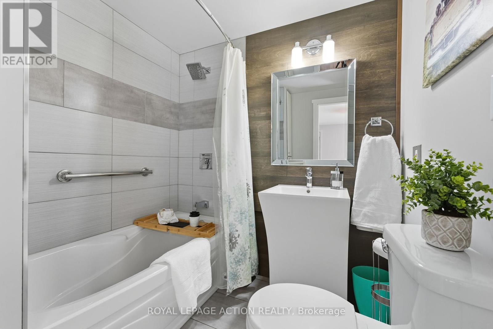 14 Jackson Heights, Norfolk, Ontario  N0A 1N5 - Photo 17 - X12416006