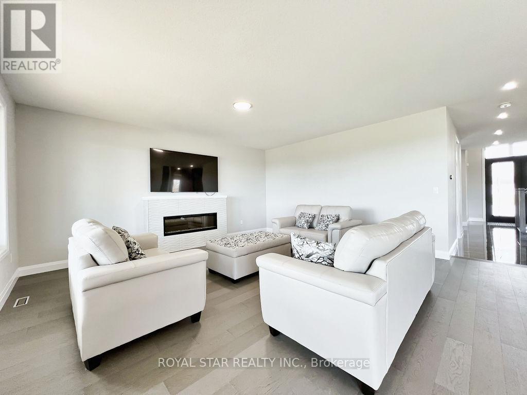 38 Charles Currie Crescent, Erin, Ontario  N1H 0B7 - Photo 21 - X12416071