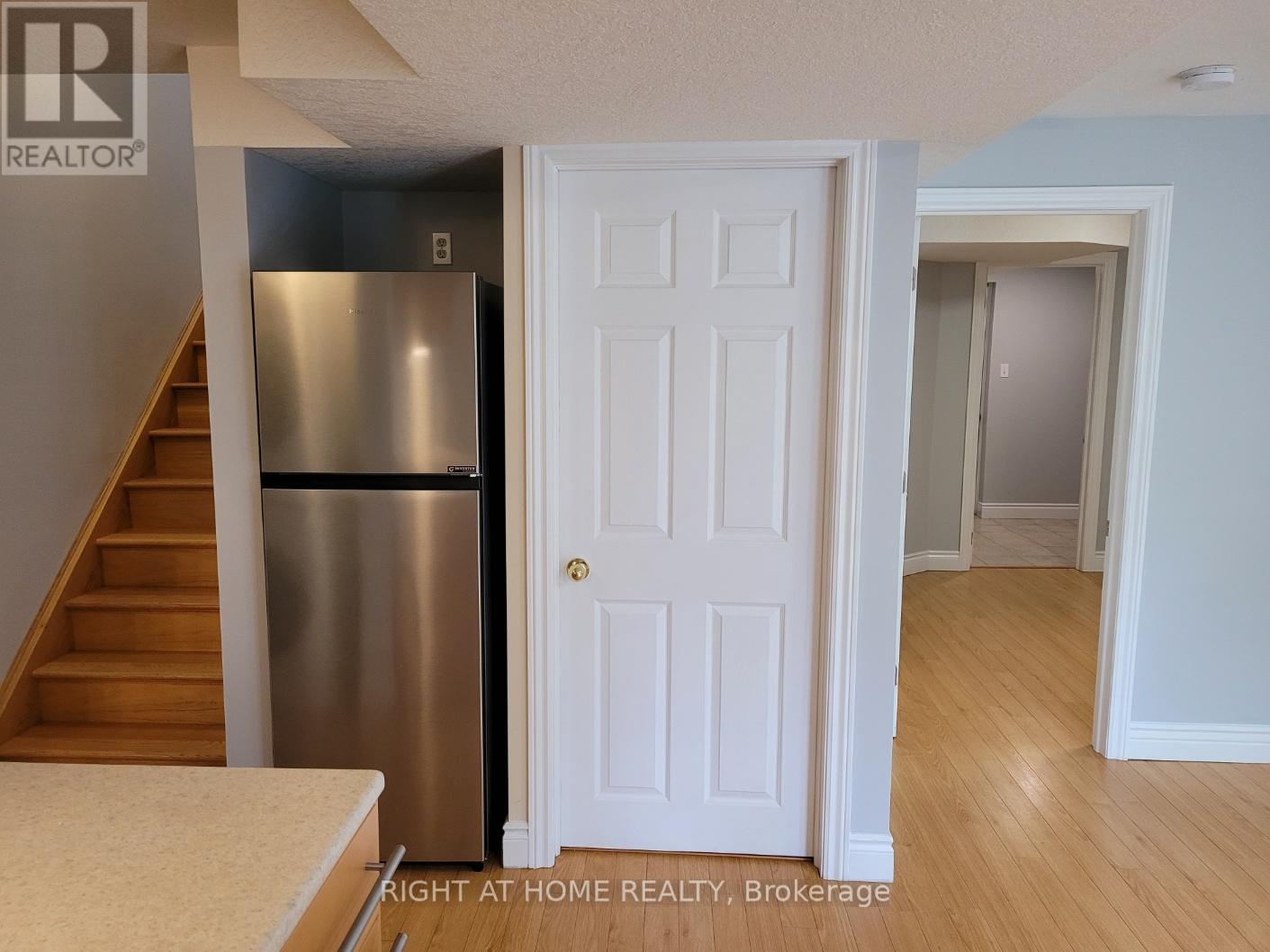 1203 Countrystone Drive, Kitchener, Ontario  N2N 3S4 - Photo 10 - X12416123