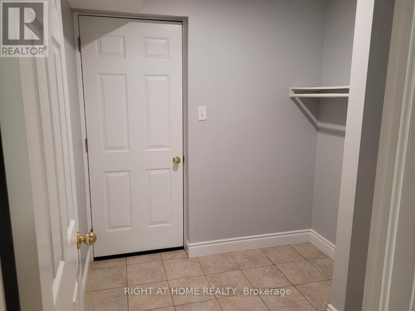 1203 Countrystone Drive, Kitchener, Ontario  N2N 3S4 - Photo 12 - X12416123