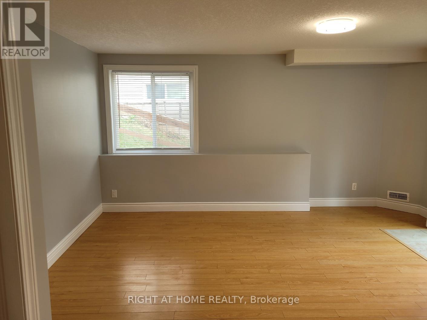 1203 Countrystone Drive, Kitchener, Ontario  N2N 3S4 - Photo 4 - X12416123