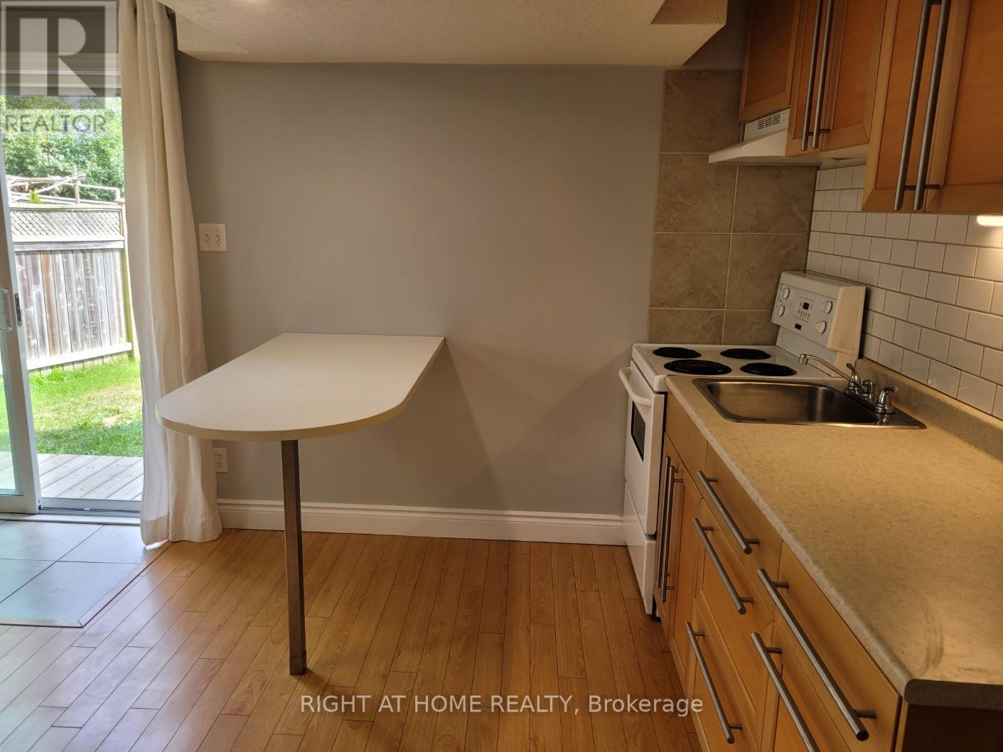 1203 Countrystone Drive, Kitchener, Ontario  N2N 3S4 - Photo 6 - X12416123