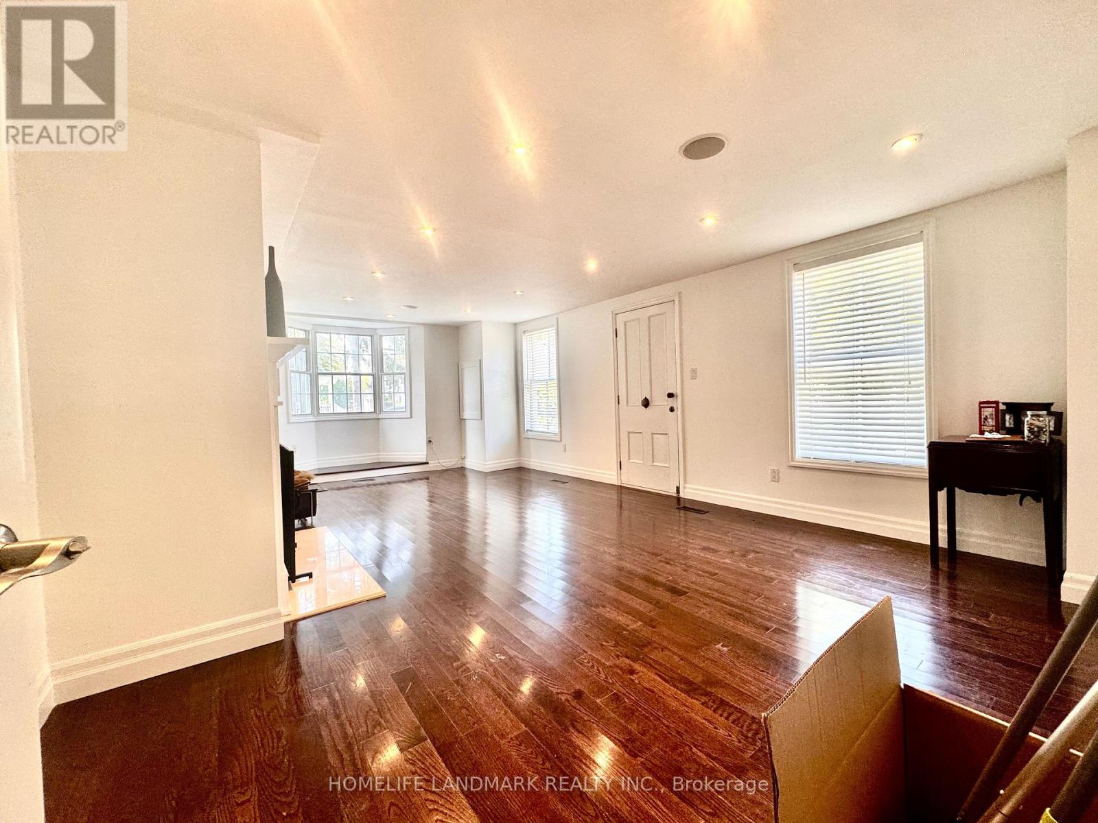 15 Station Lane, Markham, Ontario  L3R 1R4 - Photo 11 - N12394002