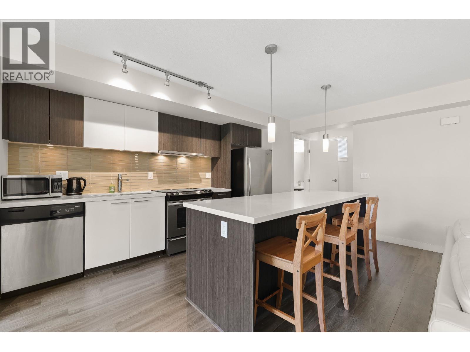 311 618 LANGSIDE AVENUE, Coquitlam, British Columbia