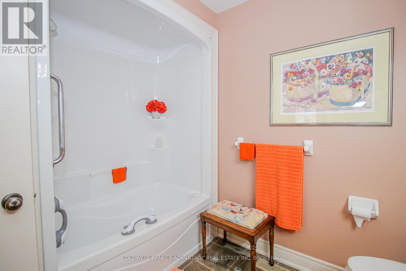3935 Lower Coach Road, Fort Erie, Ontario  L0S 1S0 - Photo 20 - X12416177