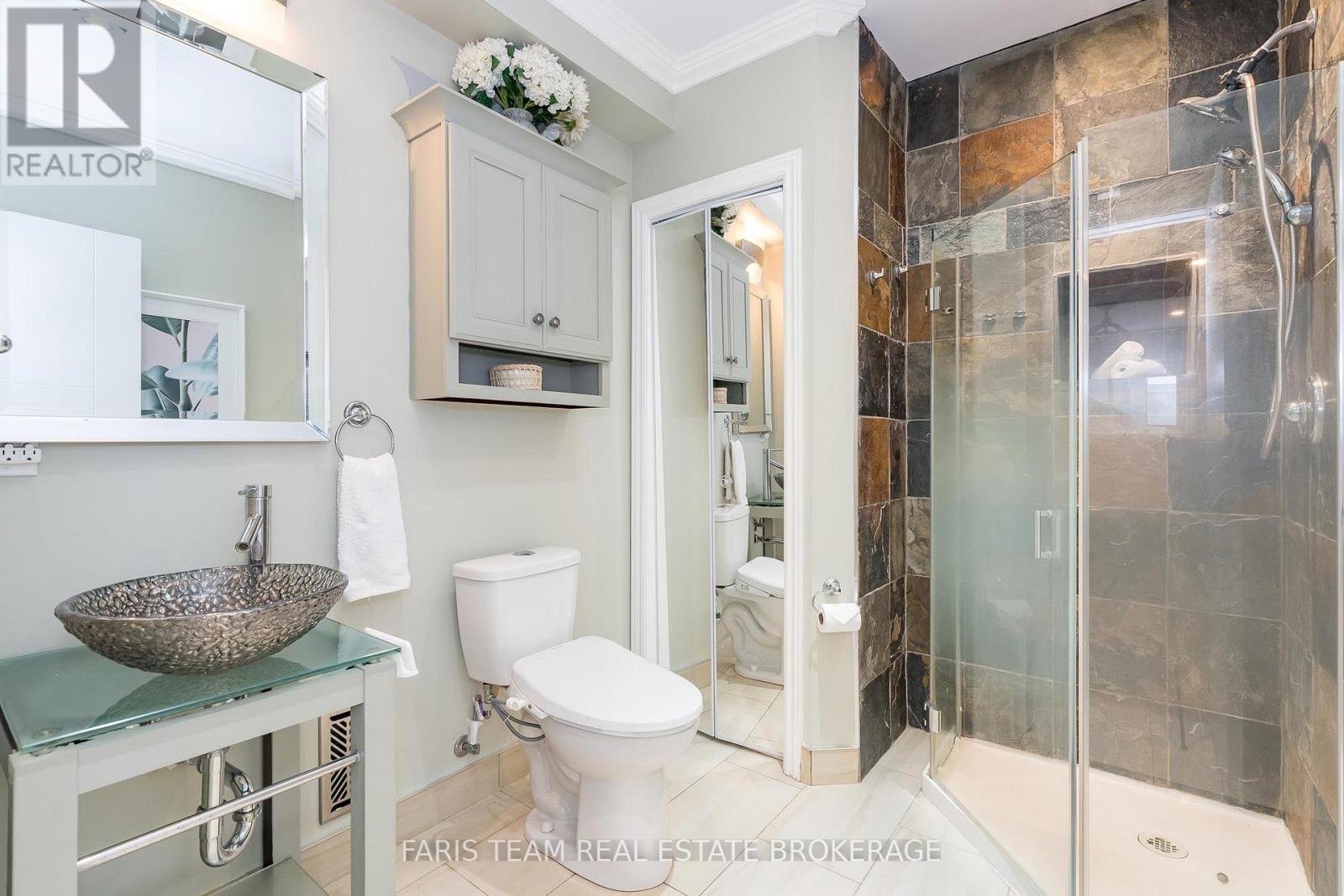 210 Parkview Drive, Innisfil, Ontario  L0L 1R0 - Photo 21 - N12409927