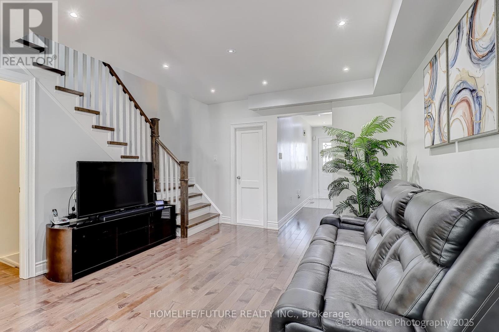 17 - 1292 Sherwood Mills Boulevard, Mississauga, Ontario  L5V 2G8 - Photo 11 - W12412279
