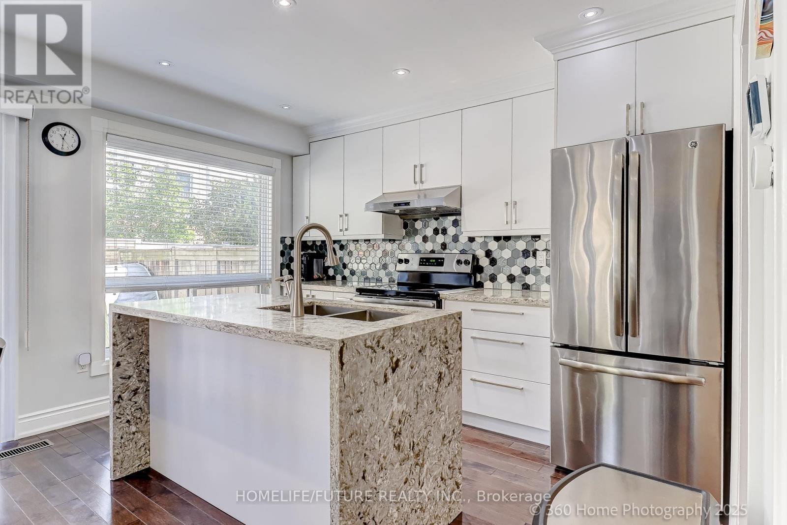 17 - 1292 Sherwood Mills Boulevard, Mississauga, Ontario  L5V 2G8 - Photo 7 - W12412279