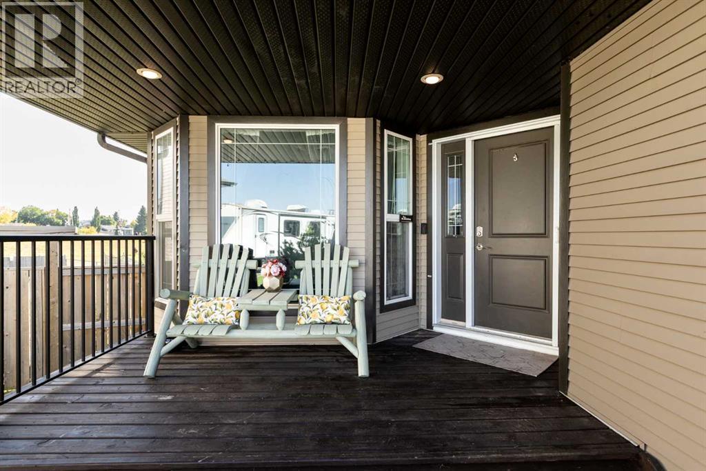 5224 48 Streetclose, Innisfail, Alberta  T4G 0B9 - Photo 2 - A2258139