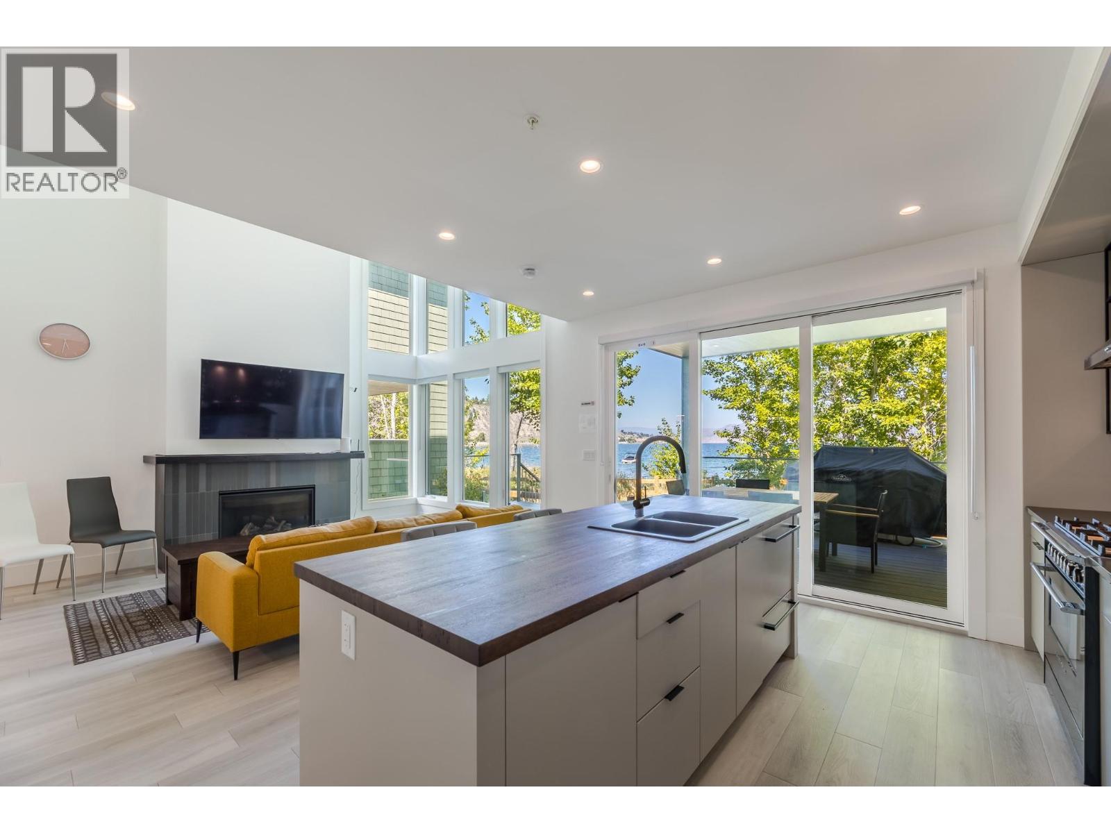 3240 Landry Crescent Summerland Photo 14