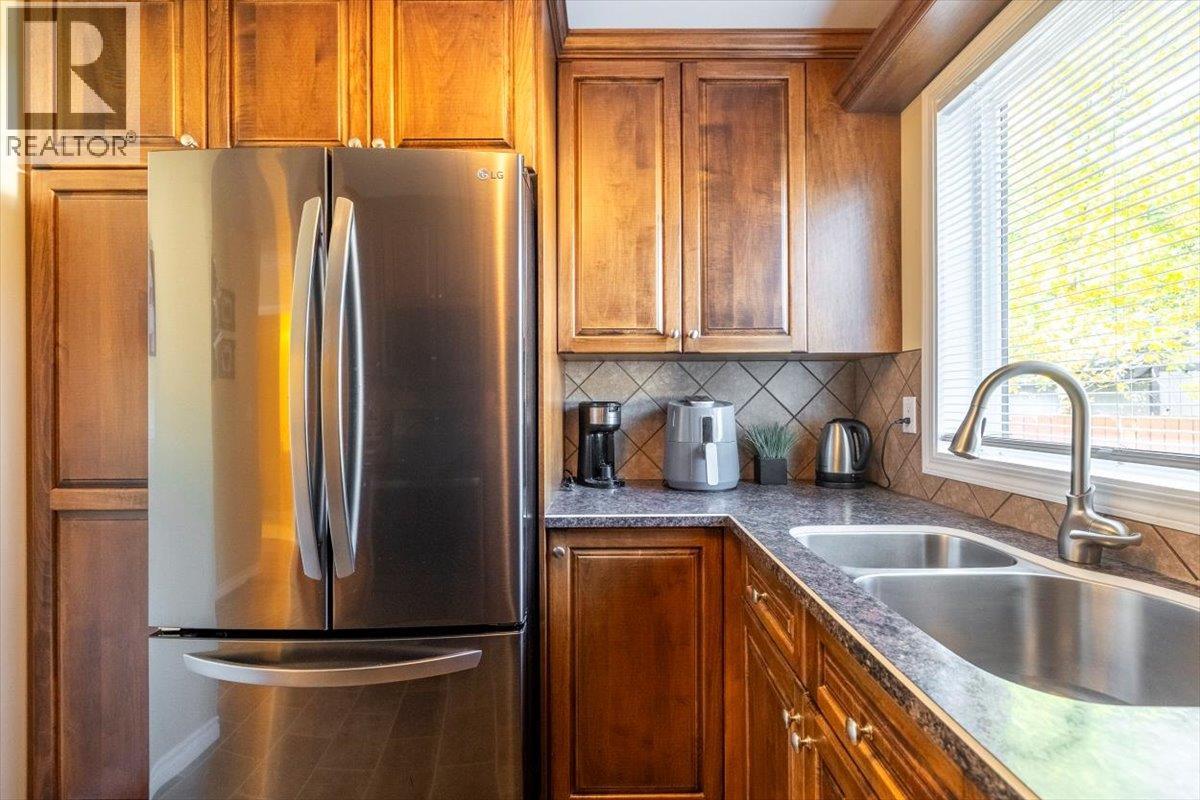 1291 Ponderosa Drive, Sparwood, British Columbia  V0B 2G2 - Photo 4 - 10363521