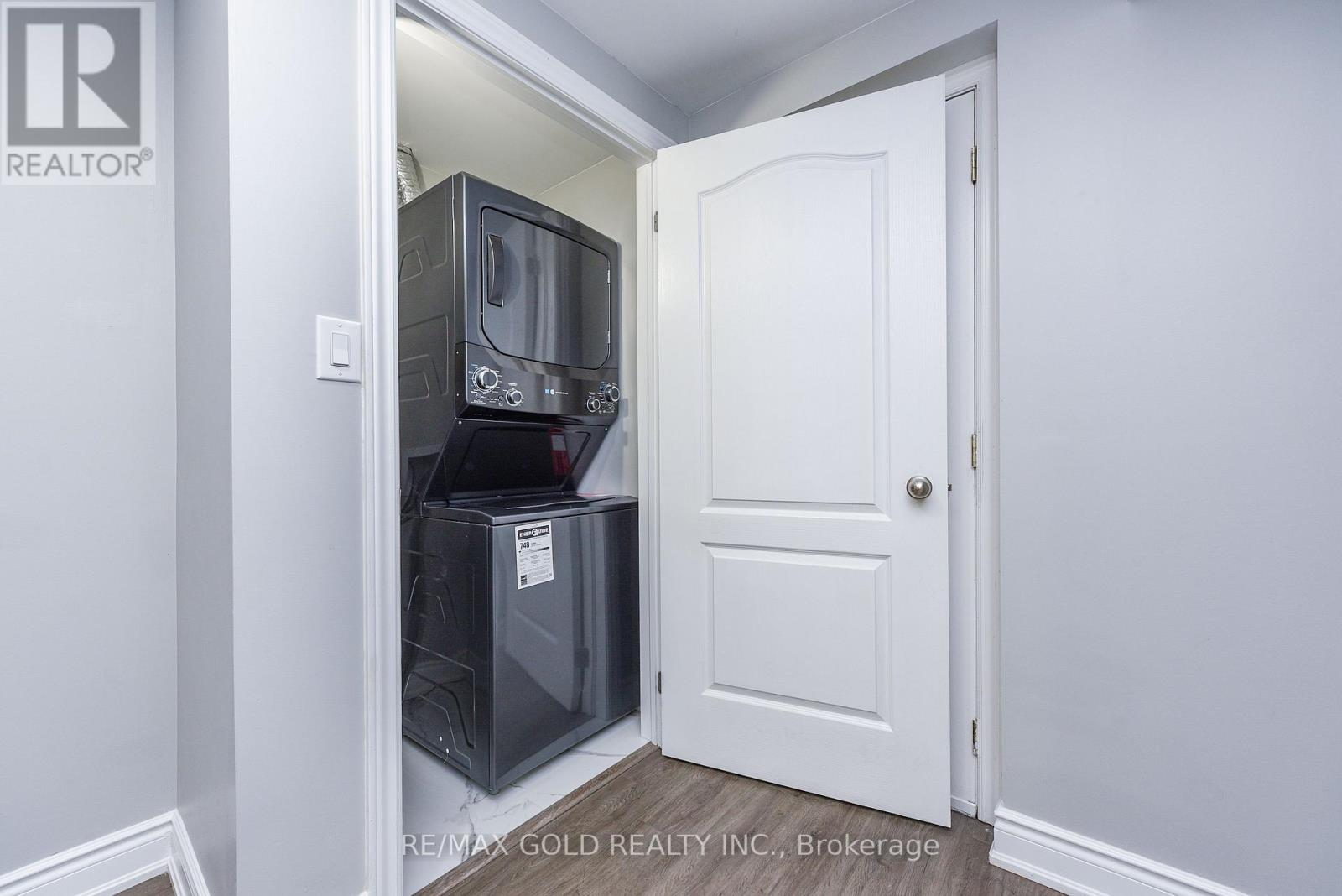 4 Gollop Crescent, Halton Hills, Ontario  L7G 5N9 - Photo 40 - W12415607