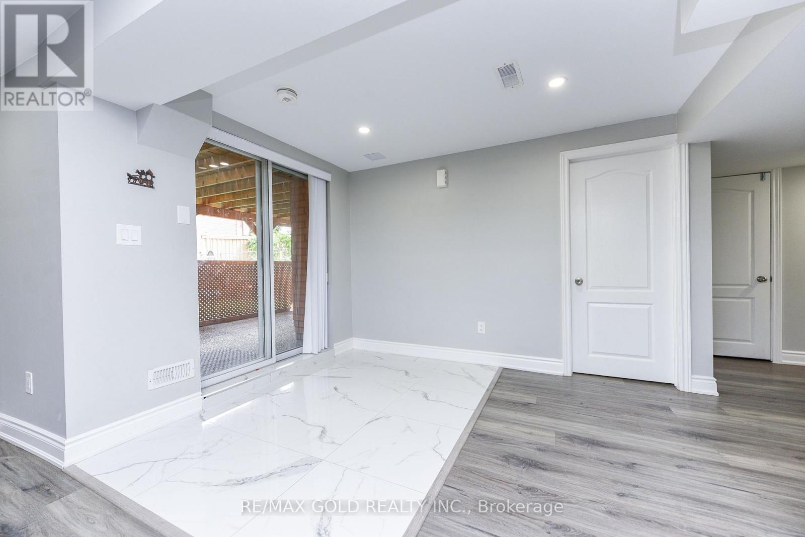 4 Gollop Crescent, Halton Hills, Ontario  L7G 5N9 - Photo 39 - W12415607