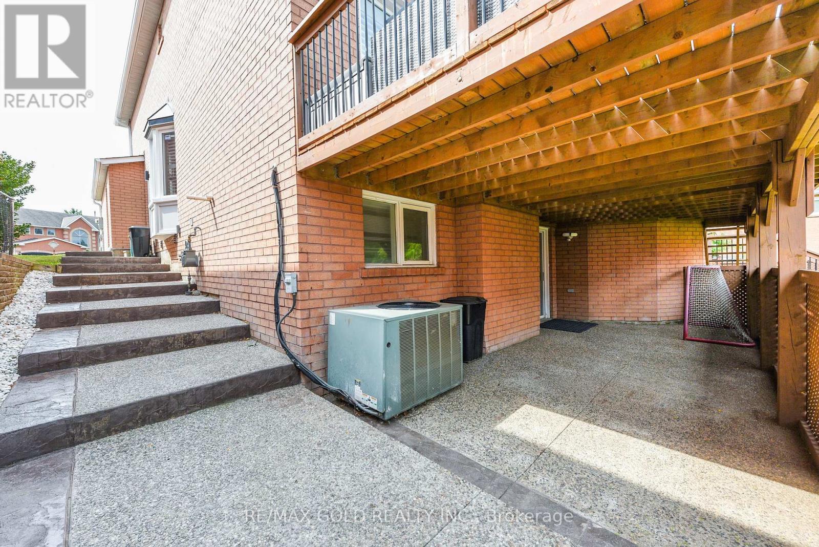 4 Gollop Crescent, Halton Hills, Ontario  L7G 5N9 - Photo 48 - W12415607