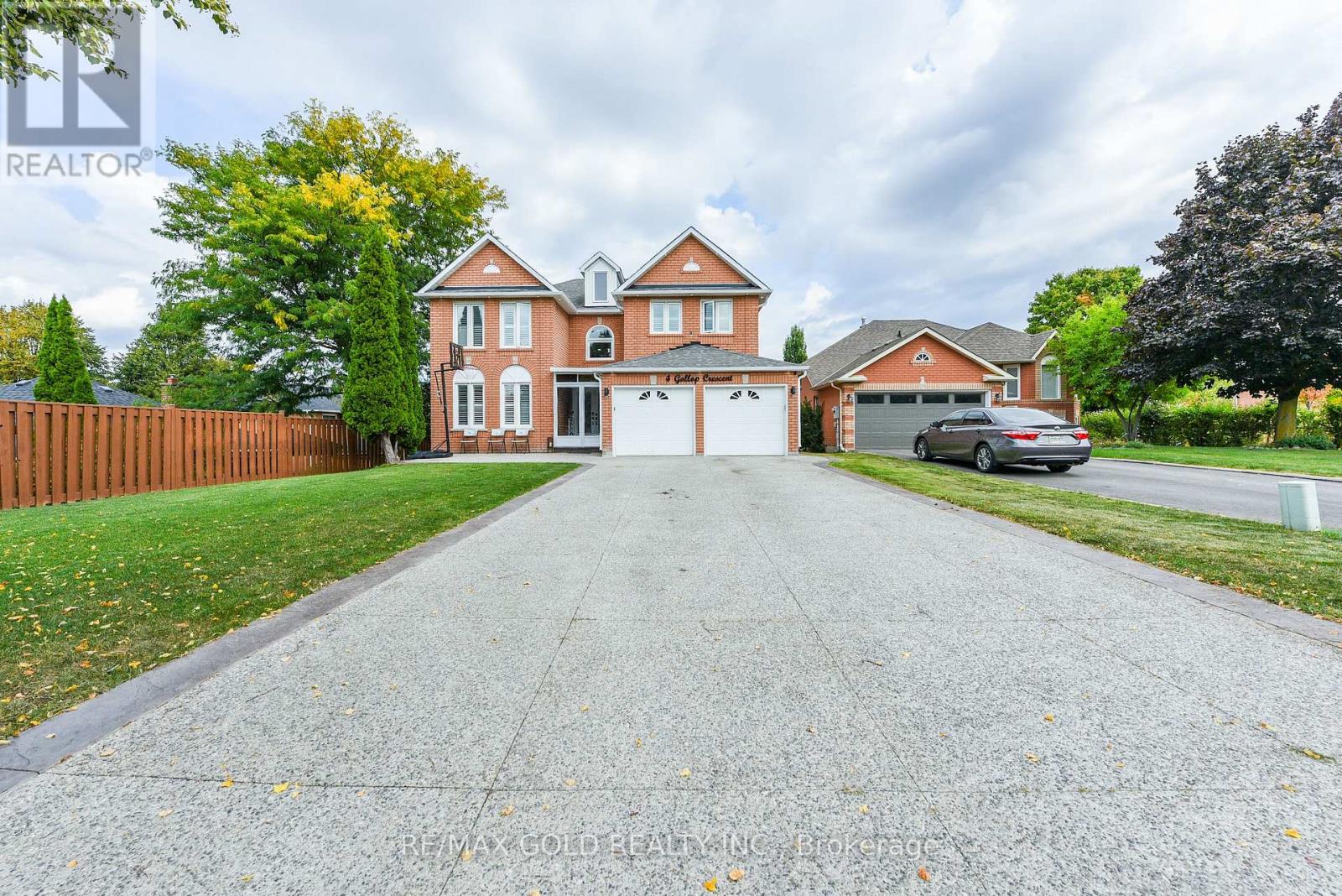 4 Gollop Crescent, Halton Hills, Ontario  L7G 5N9 - Photo 2 - W12415607