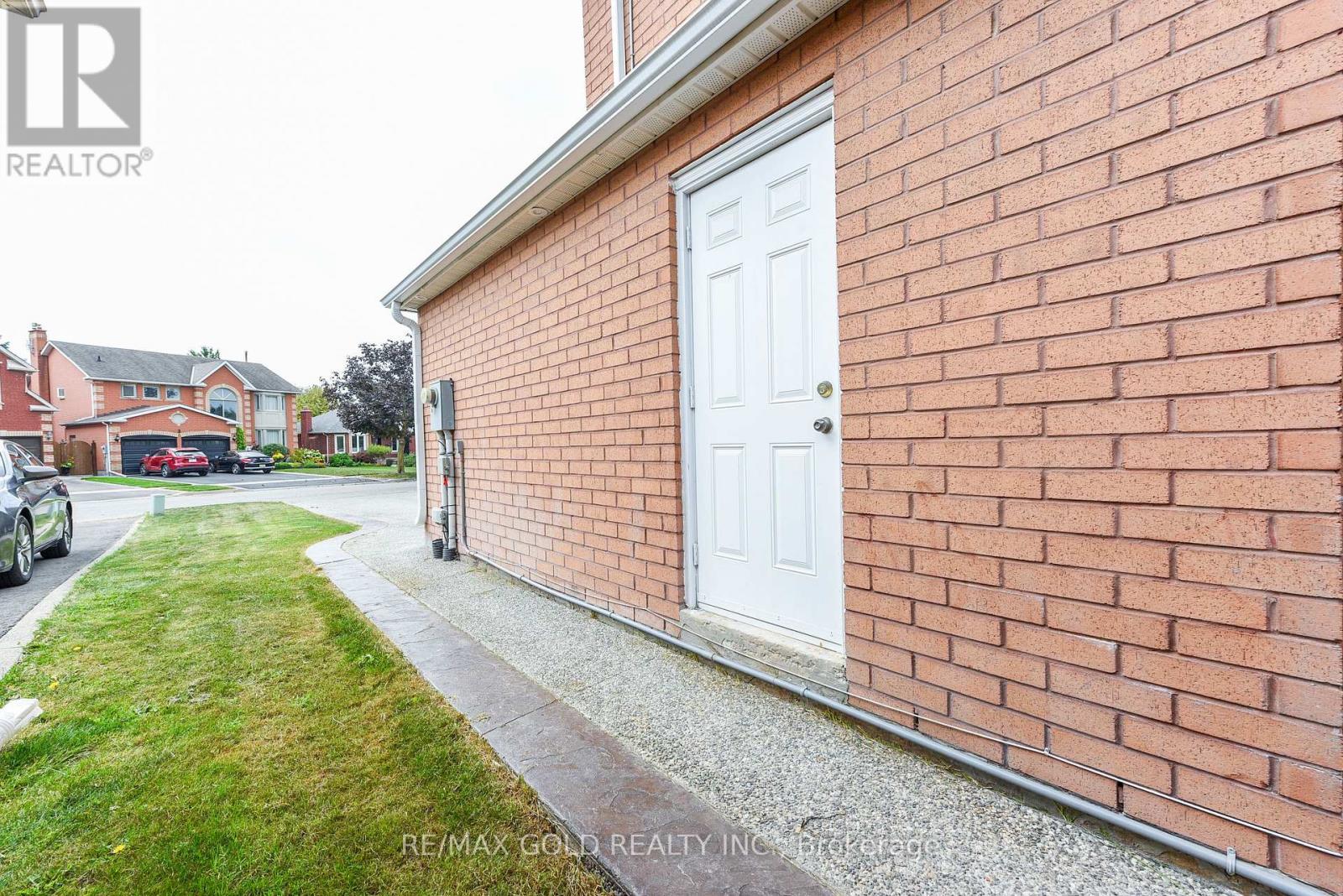 4 Gollop Crescent, Halton Hills, Ontario  L7G 5N9 - Photo 49 - W12415607