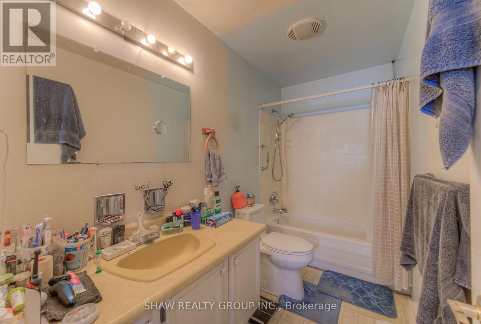 61 Hillbrook Crescent, Kitchener, Ontario  N2N 1J4 - Photo 15 - X12404967