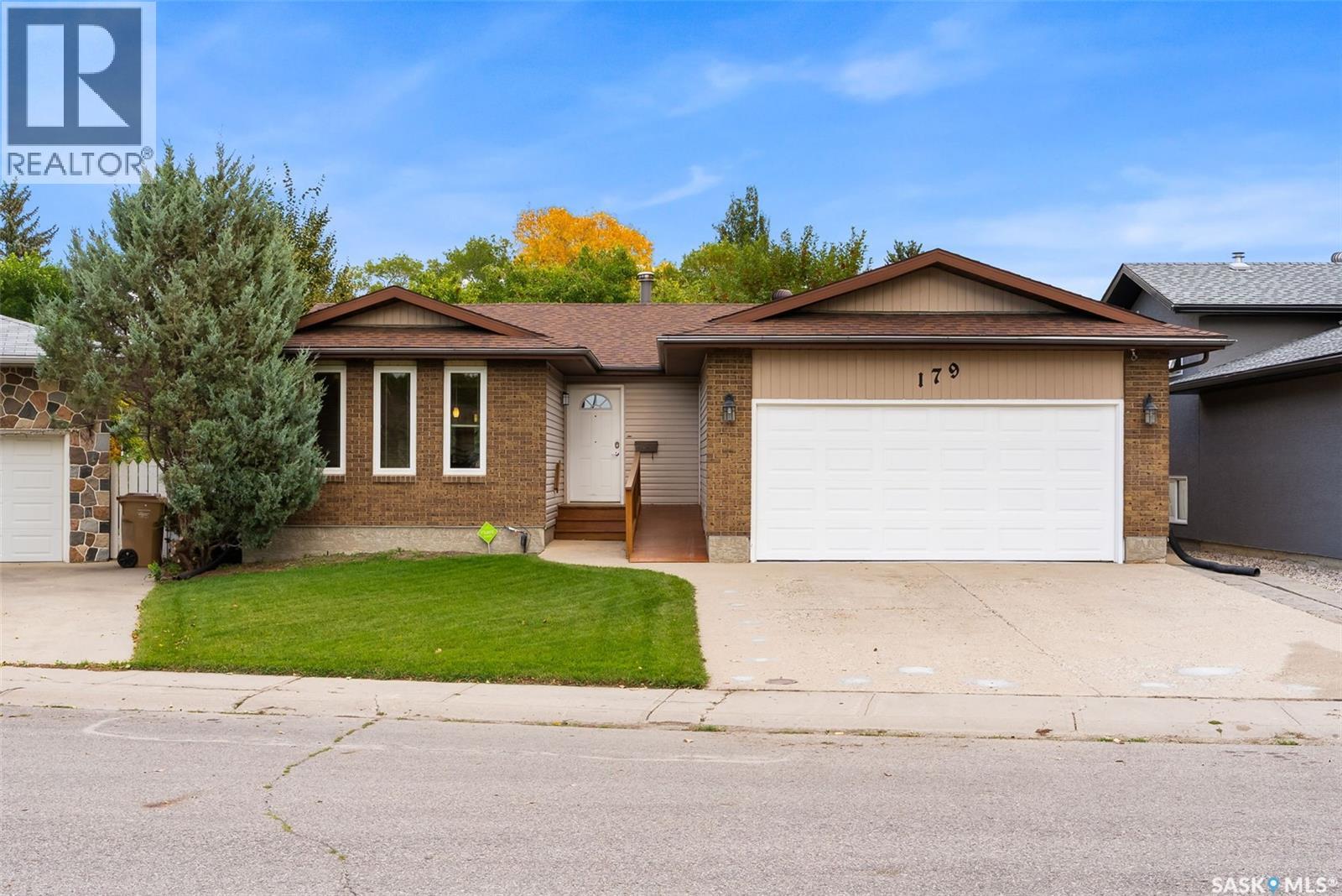 179 Mcinnis Crescent, Regina, Saskatchewan  S4R 3E9 - Photo 2 - SK018883