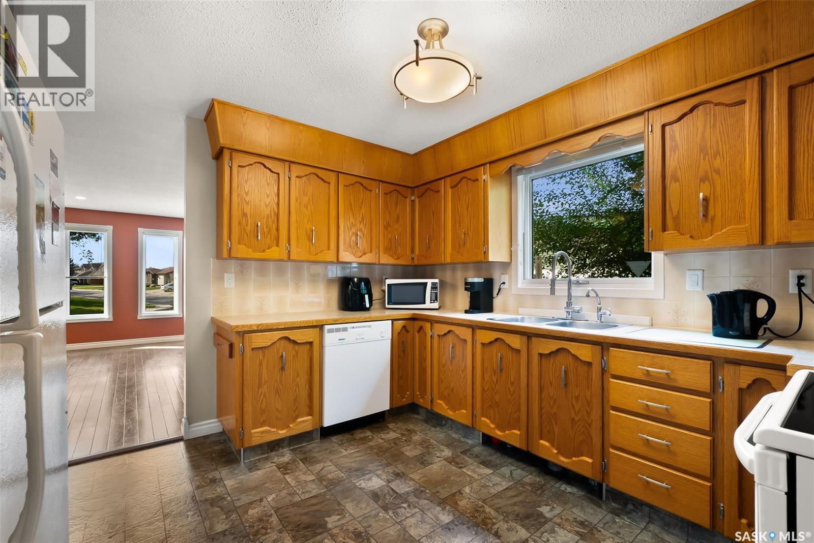179 Mcinnis Crescent, Regina, Saskatchewan  S4R 3E9 - Photo 9 - SK018883
