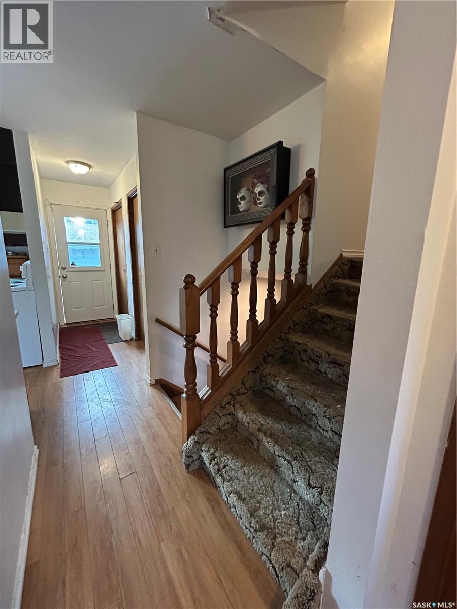 238 Thomas Crescent, Saskatoon, Saskatchewan  S7M 4W3 - Photo 3 - SK018776