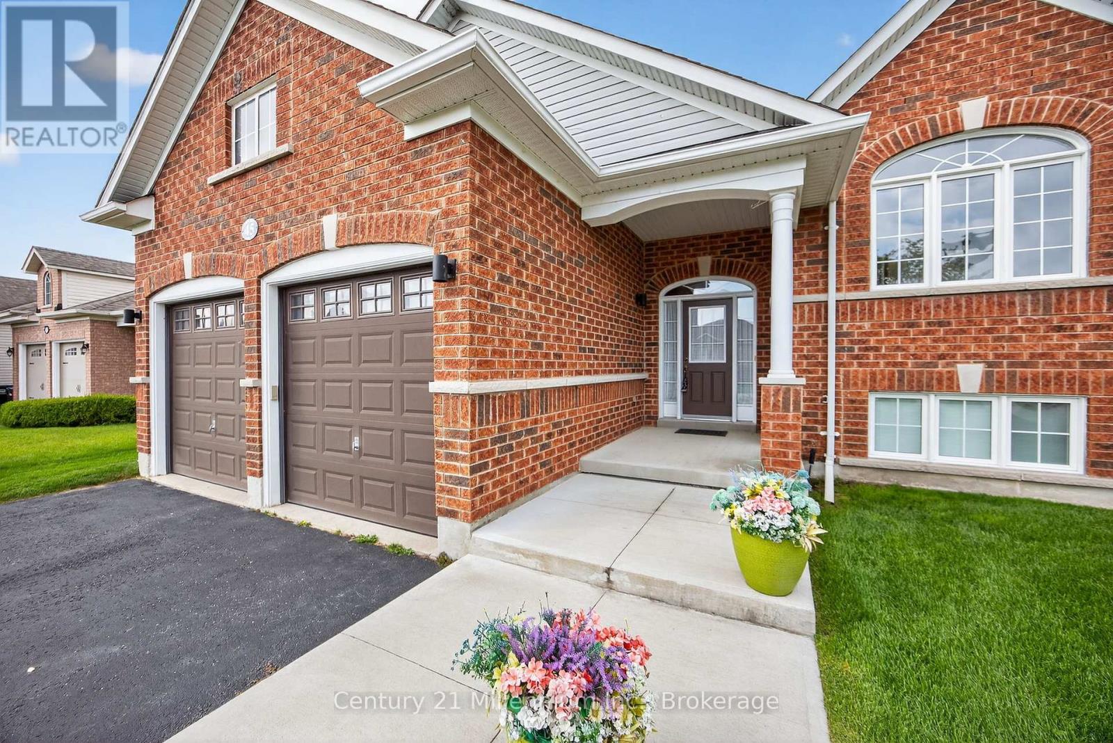 Property at 45 RED PINE CRESCENT image 3