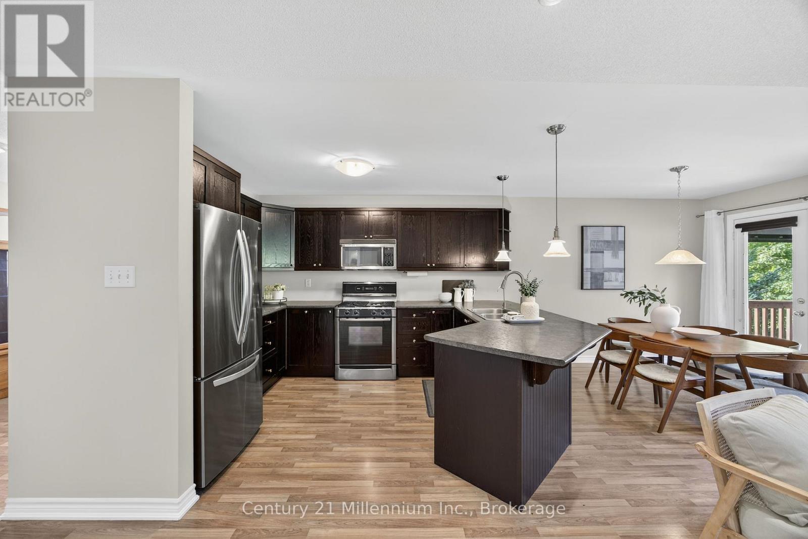 45 Red Pine Crescent, Wasaga Beach, Ontario  L9Z 3B2 - Photo 6 - S12416237