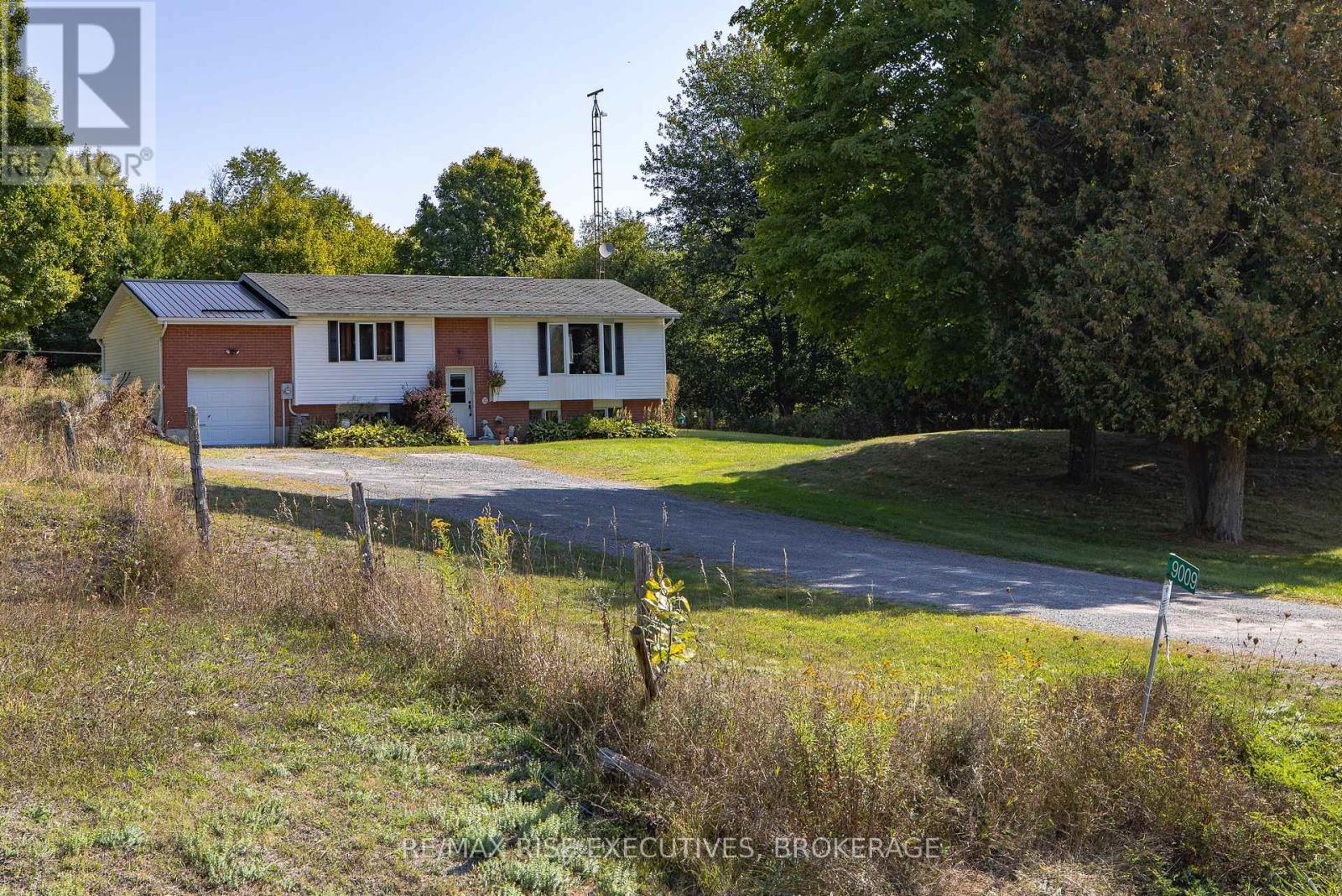 9009 Perth Road, Rideau Lakes, Ontario  K0G 1X0 - Photo 28 - X12416199