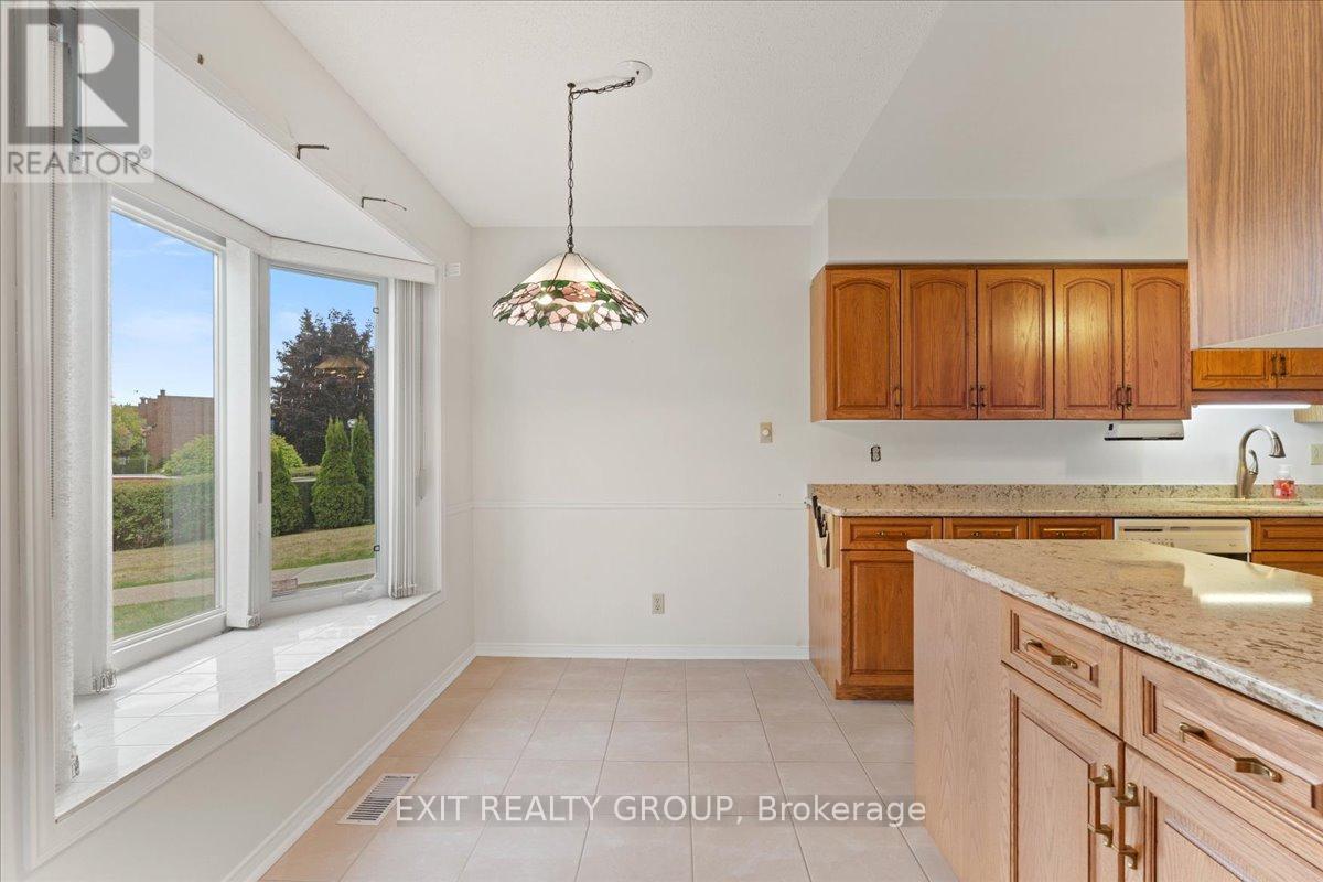 117 - 52 Tripp Boulevard, Quinte West (Trenton Ward), Ontario  K8V 5V1 - Photo 11 - X12416261