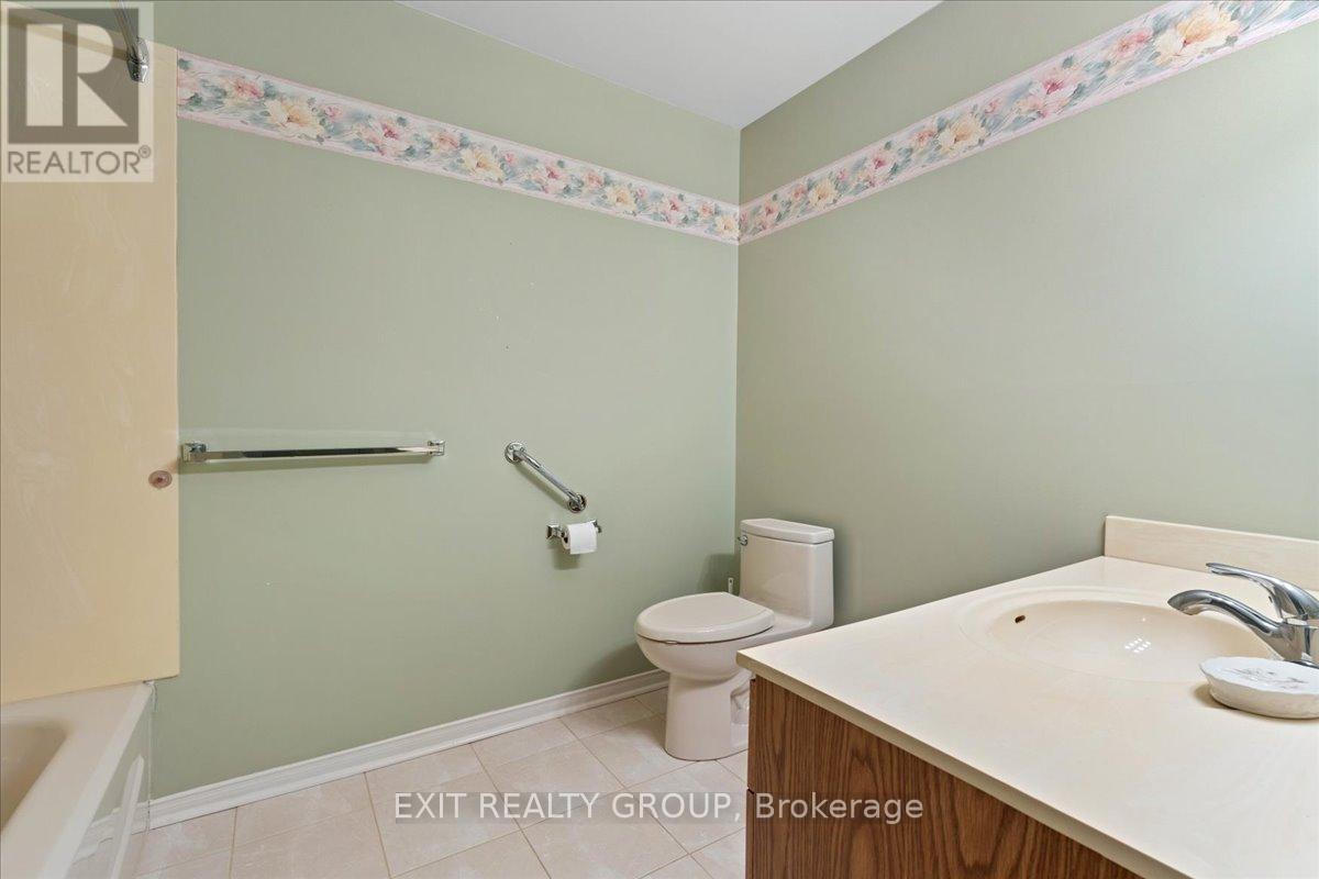 117 - 52 Tripp Boulevard, Quinte West (Trenton Ward), Ontario  K8V 5V1 - Photo 24 - X12416261