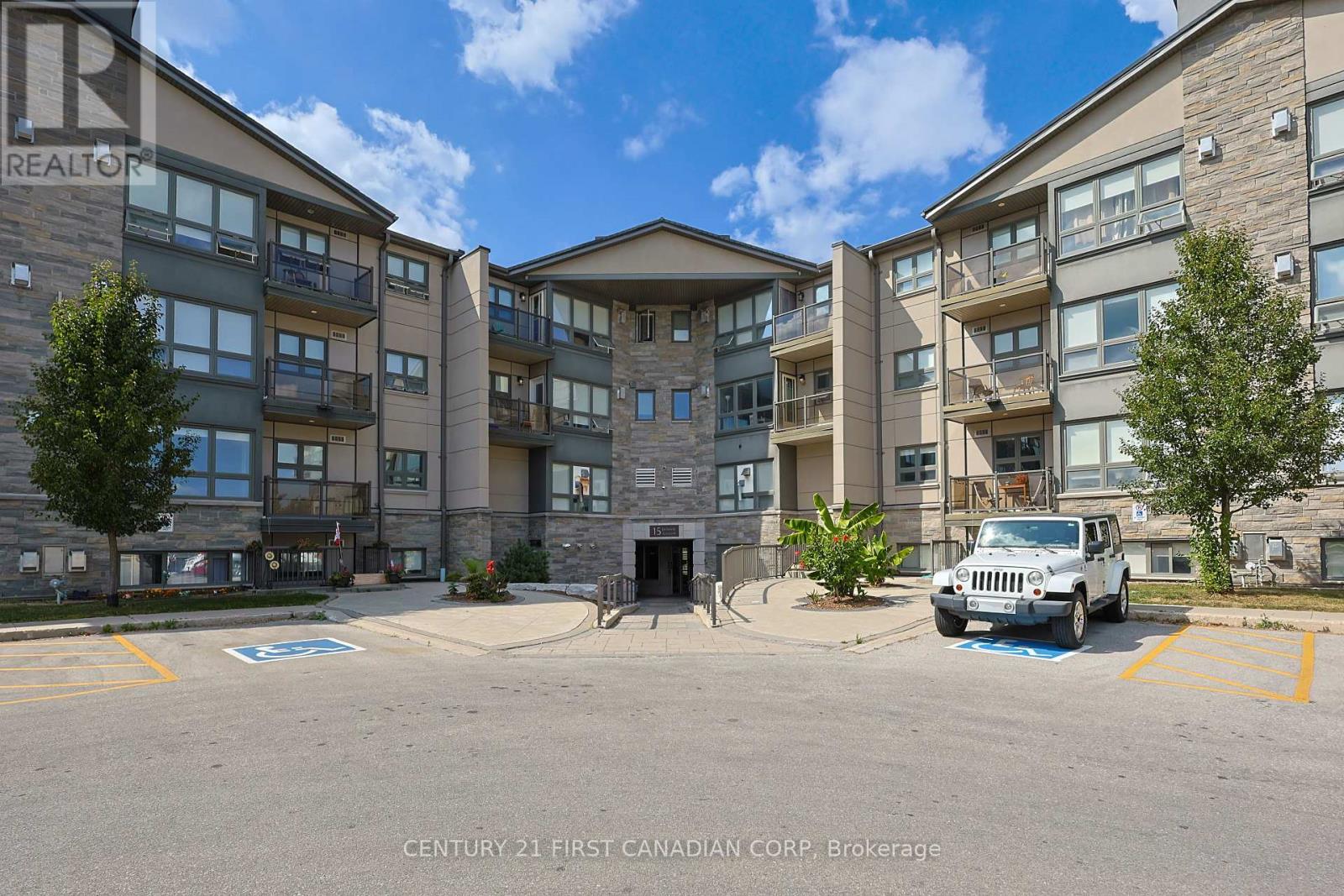 215 - 15 Jacksway Crescent, London North, Ontario  N5X 3T8 - Photo 1 - X12416219