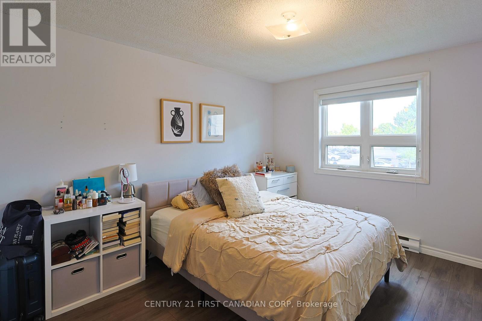 215 - 15 Jacksway Crescent, London North, Ontario  N5X 3T8 - Photo 11 - X12416219