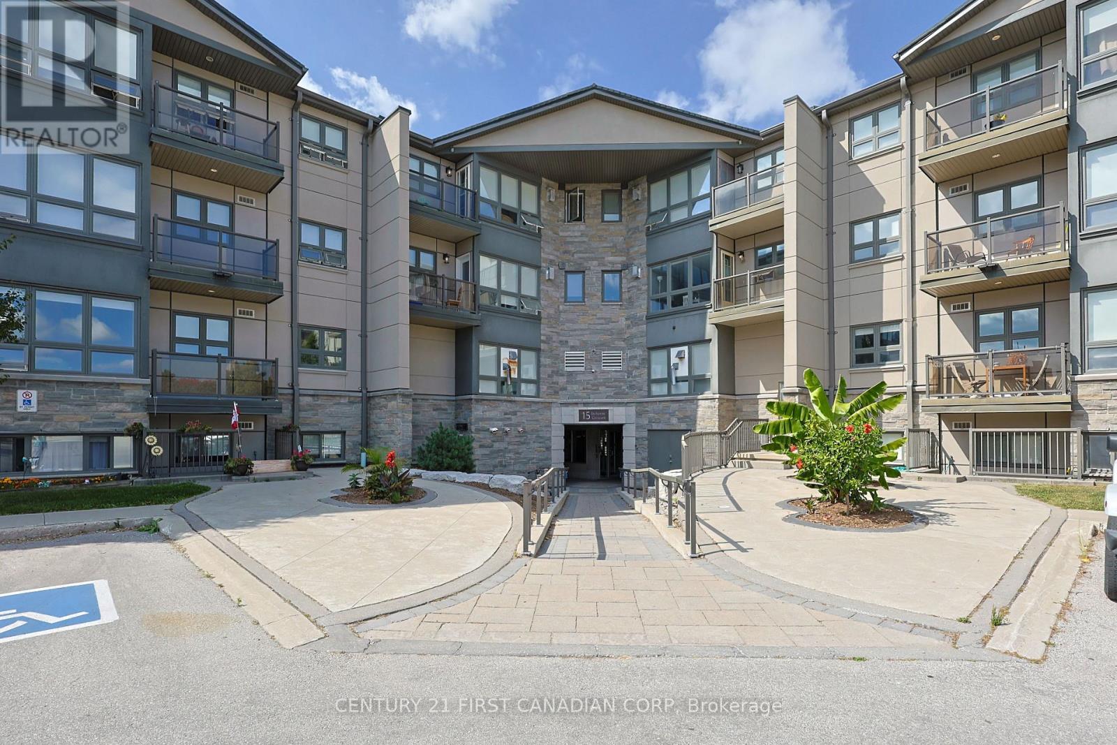 215 - 15 Jacksway Crescent, London North, Ontario  N5X 3T8 - Photo 2 - X12416219