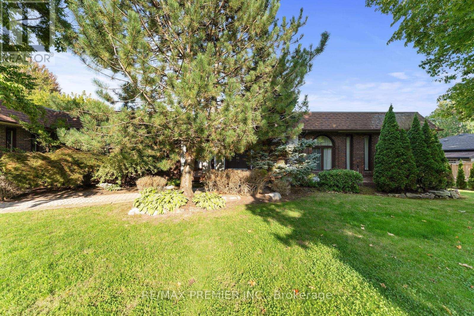 261 Sylvadene Parkway, Vaughan, Ontario  L4L 2M8 - Photo 7 - N12415077