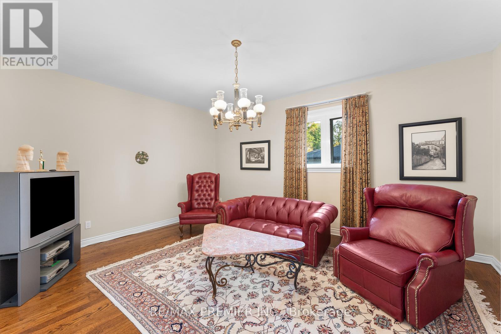 261 Sylvadene Parkway, Vaughan, Ontario  L4L 2M8 - Photo 24 - N12415077