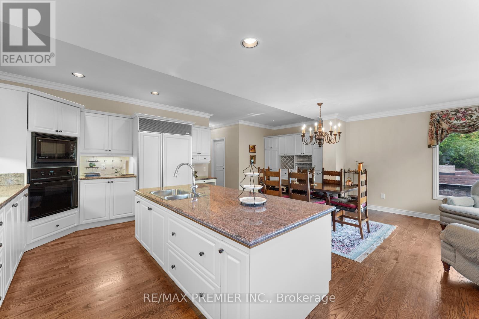 261 Sylvadene Parkway, Vaughan, Ontario  L4L 2M8 - Photo 17 - N12415077
