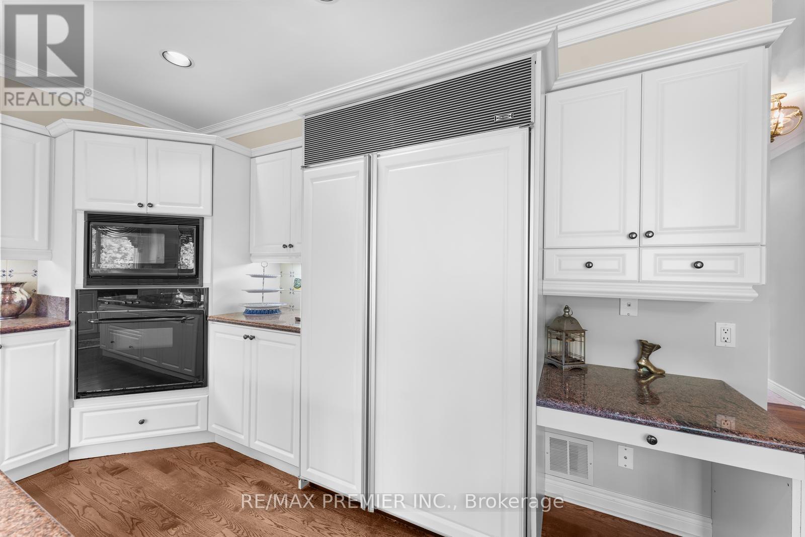 261 Sylvadene Parkway, Vaughan, Ontario  L4L 2M8 - Photo 20 - N12415077
