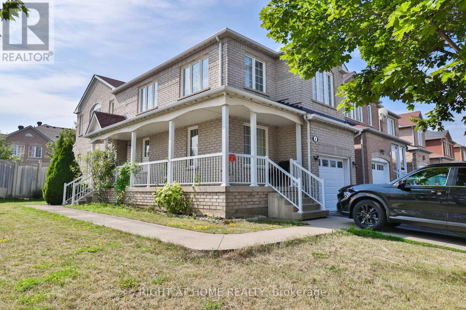 1 Eastview Gate, Brampton, Ontario  L6P 1M6 - Photo 2 - W12320895