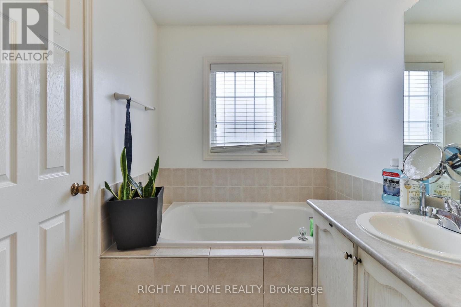 1 Eastview Gate, Brampton, Ontario  L6P 1M6 - Photo 34 - W12320895