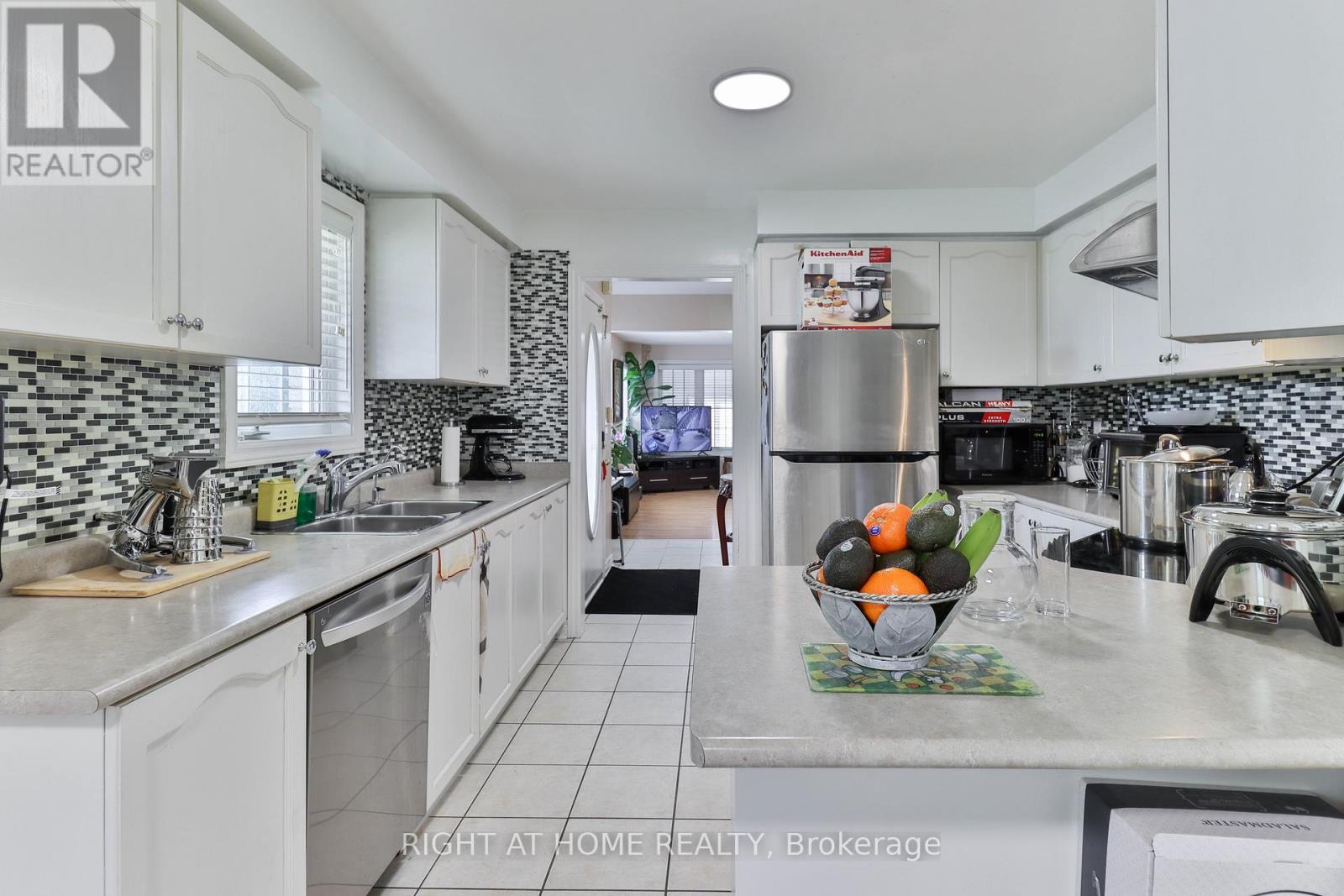 1 Eastview Gate, Brampton, Ontario  L6P 1M6 - Photo 17 - W12320895