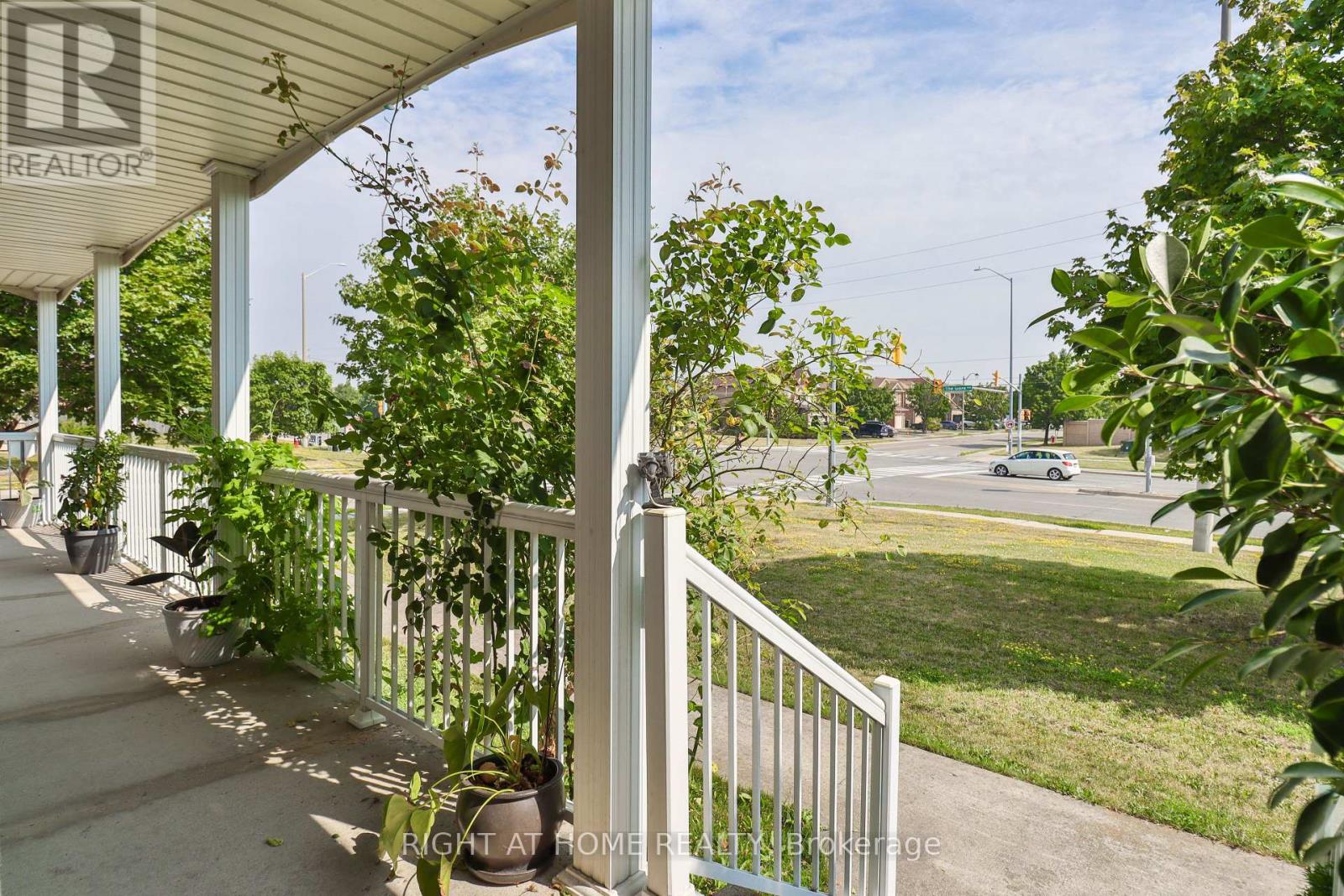 1 Eastview Gate, Brampton, Ontario  L6P 1M6 - Photo 5 - W12320895