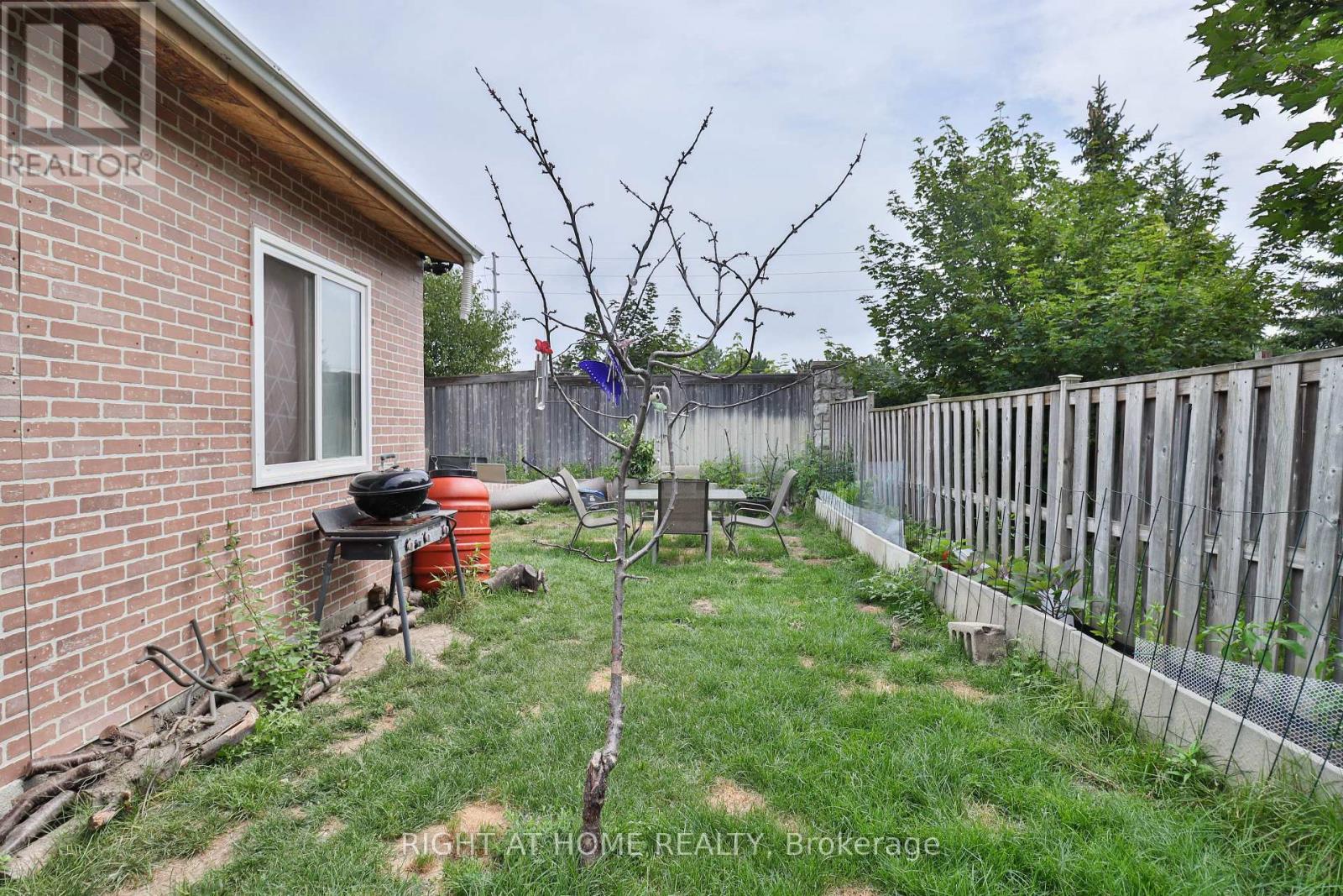 1 Eastview Gate, Brampton, Ontario  L6P 1M6 - Photo 10 - W12320895