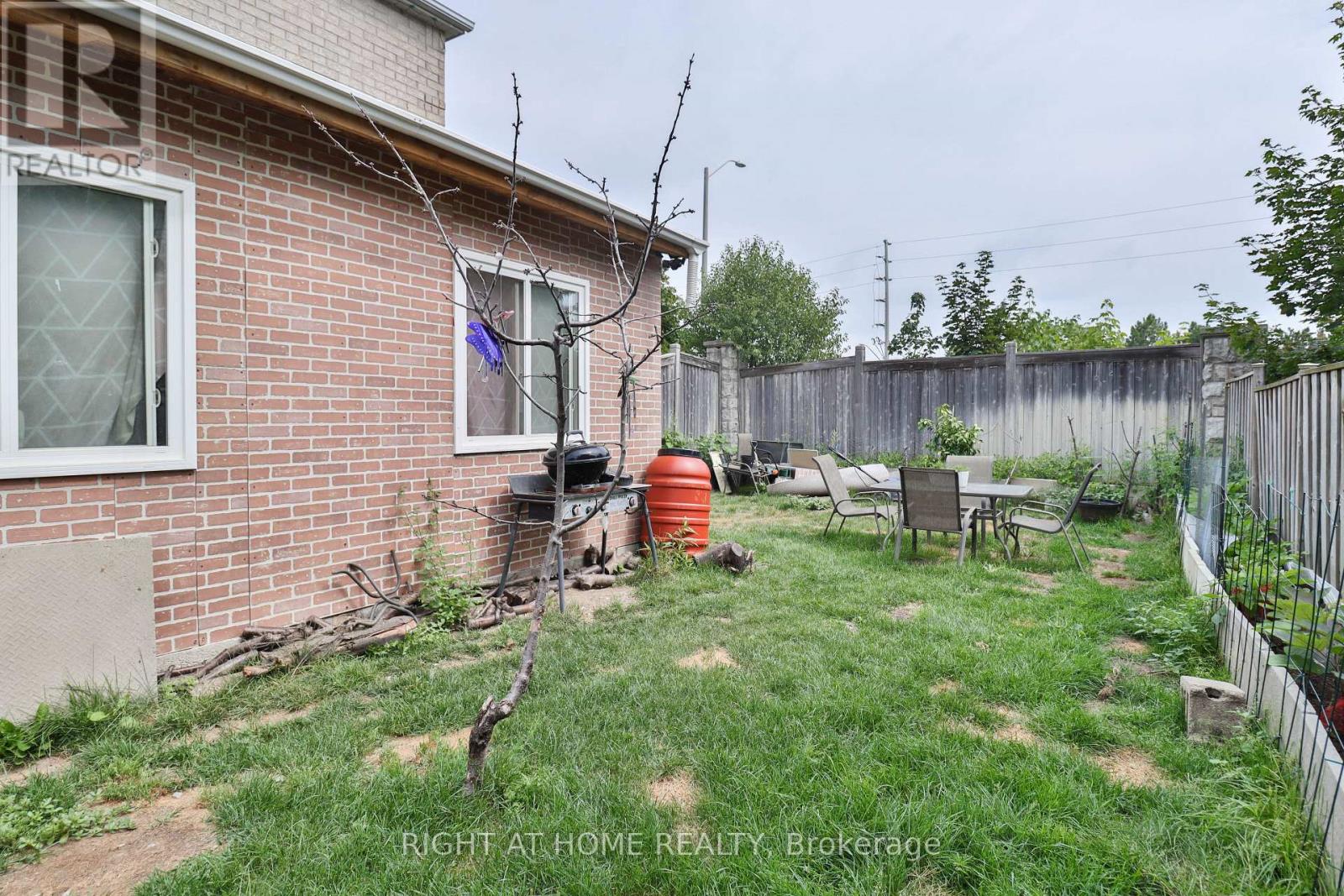 1 Eastview Gate, Brampton, Ontario  L6P 1M6 - Photo 11 - W12320895