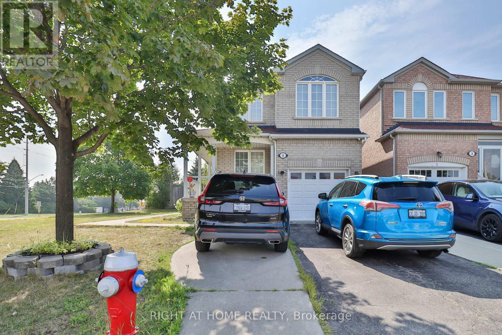 1 Eastview Gate, Brampton, Ontario  L6P 1M6 - Photo 3 - W12320895