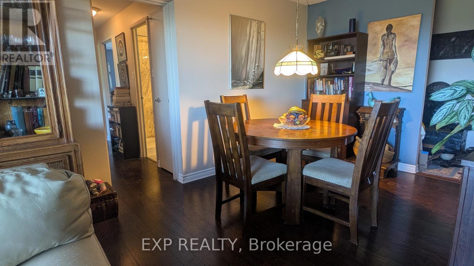 518 - 20 Chesterton Drive, Ottawa, Ontario  K2E 6Z7 - Photo 6 - X12416324