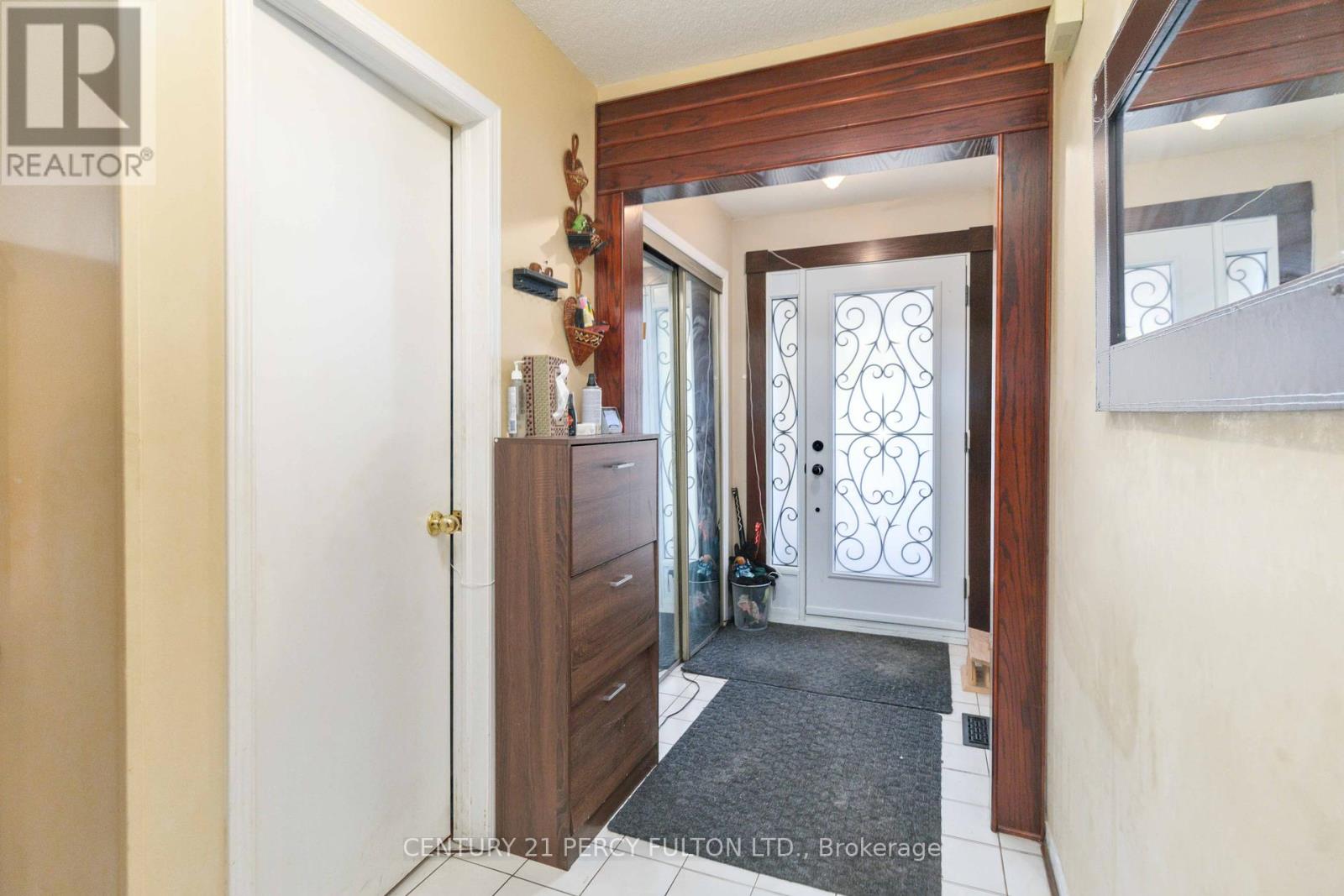 178 Torrance Woods Wood, Brampton, Ontario  L6Y 4K1 - Photo 4 - W12110354