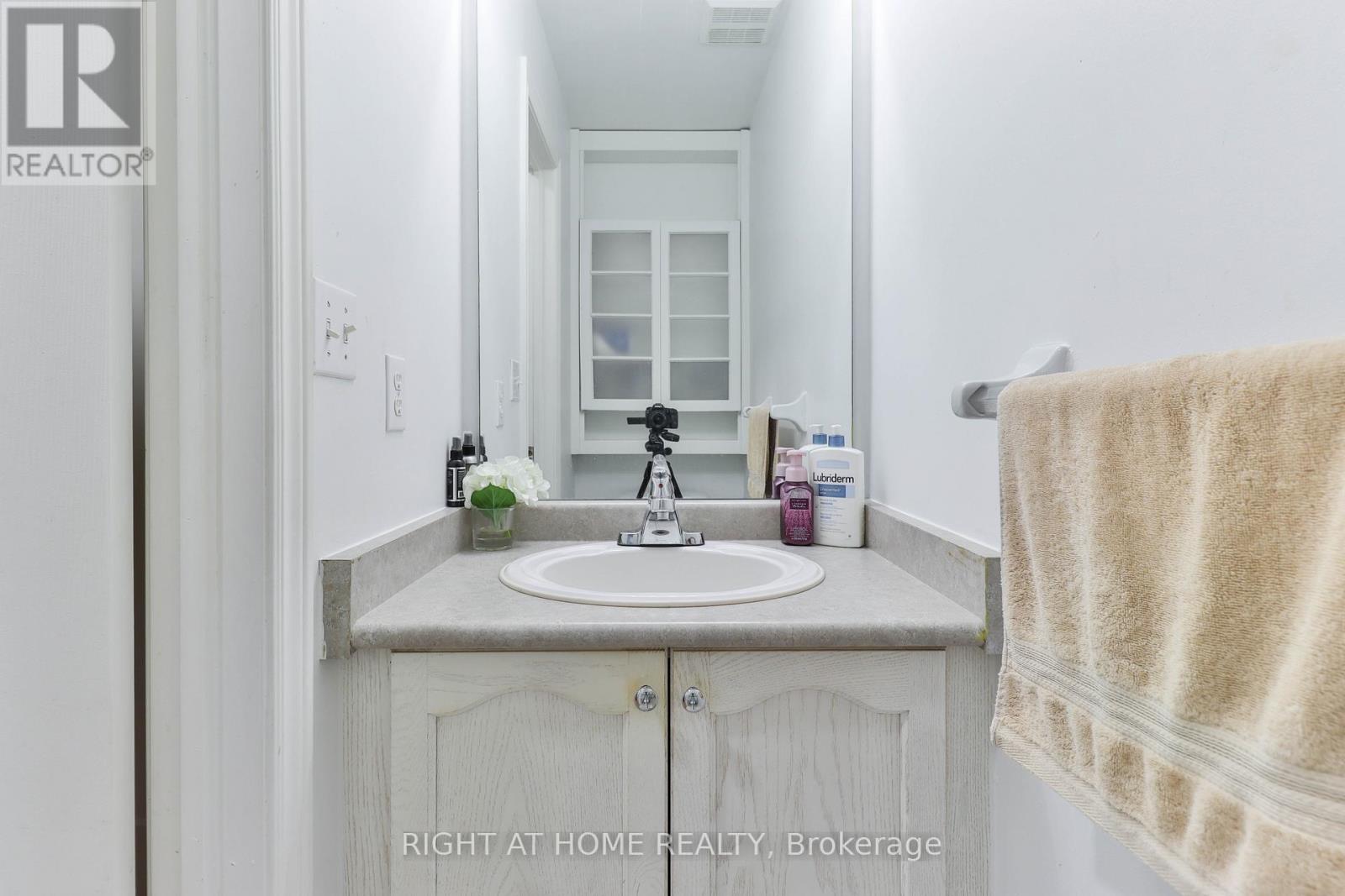 1 Eastview Gate, Brampton, Ontario  L6P 1M6 - Photo 26 - W12320895